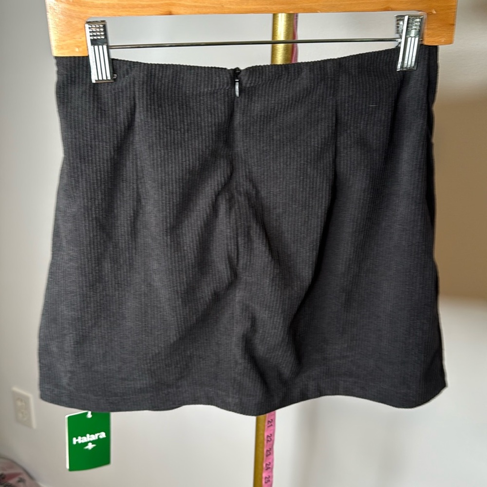 Halara High Waisted Invisible Zipper 2-in-1 A Line Mini Corduroy Casual skirt - Picture 5 of 8